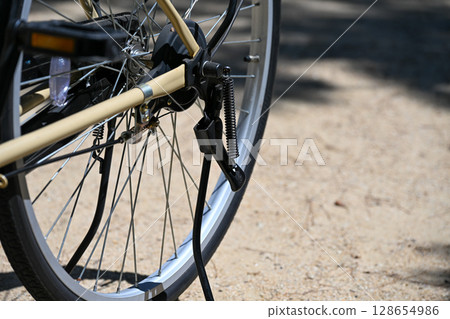 自行車零件特寫:高解析度機械細節 自行車零件特寫:高解析度機械細節 128654986