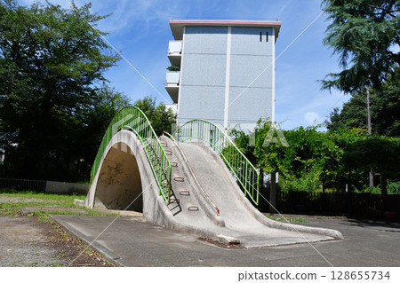 公寓大樓 slide_01 128655734