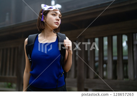 戴著狐狸面具的女人 戴著狐狸面具的女人 128657263