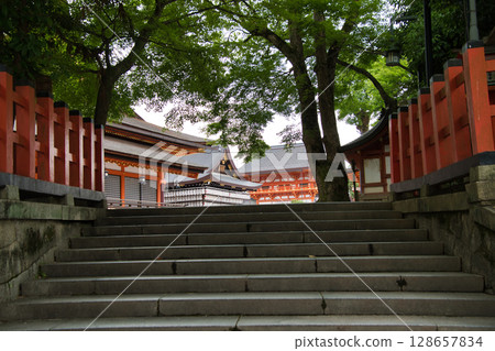 Stairs leading to Yasaka Shrine, Kyoto 128657834