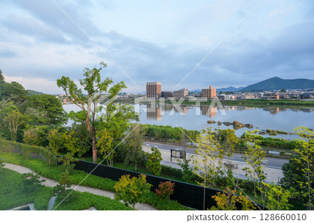 A photo of the castle and its interior taken from Hotel Indigo Inuyama Urakuen, adjacent to the national treasure Inuyama Castle. A photo of the castle and its interior taken from Hotel Indigo Inuyama Urakuen, adjacent to the national treasure Inuyama Castle. 128660010