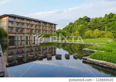 A photo of the castle and its interior taken from Hotel Indigo Inuyama Urakuen, adjacent to the national treasure Inuyama Castle. A photo of the castle and its interior taken from Hotel Indigo Inuyama Urakuen, adjacent to the national treasure Inuyama Castle. 128660020
