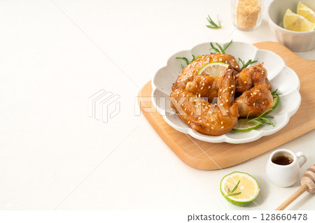 雞翅 檸檬 蜜汁 照燒 烤肉 Teriyaki chicken wing 蜂蜜漬けチキンウィング 128660478