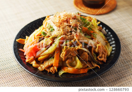 Fried noodles Fried noodles 128660793