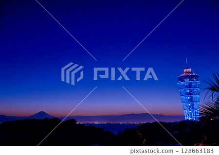 江之島海蠟燭與富士山 128663183