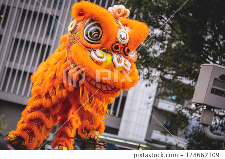Lion dance 128667109
