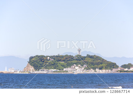 從湘南七里濱眺望江之島 128667714
