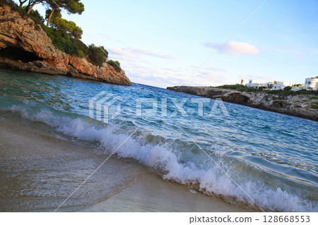 horizon on a beautiful seascape from a rocky shore horizon on a beautiful seascape from a rocky shore 128668553