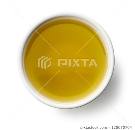 bowl of olive oil 128670704