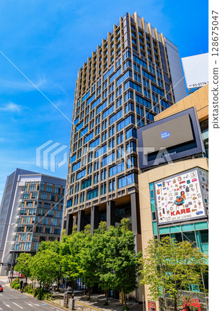 Cityscape near Minami-Aoyama 3-chome intersection, Minato-ku, Tokyo 128675047