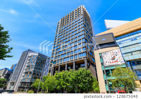 Cityscape near Minami-Aoyama 3-chome intersection, Minato-ku, Tokyo 128675048