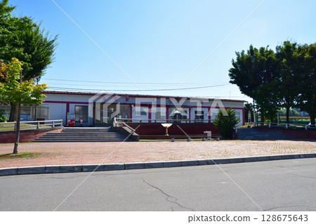 View from the train window on JR Hokkaido's Nemuro Line from Ikeda Station to Tsunetoyo Signal Station 128675643