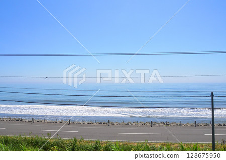 View from the train window on JR Hokkaido's Nemuro Line from Tsunetoyo Signal Station to Shiranuka Station View from the train window on JR Hokkaido's Nemuro Line from Tsunetoyo Signal Station to Shiranuka Station 128675950
