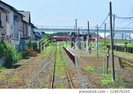 從釧路站到上大幌車站的 JR 北海道根室線列車窗看到的景色 從釧路站到上大幌車站的 JR 北海道根室線列車窗看到的景色 128676265