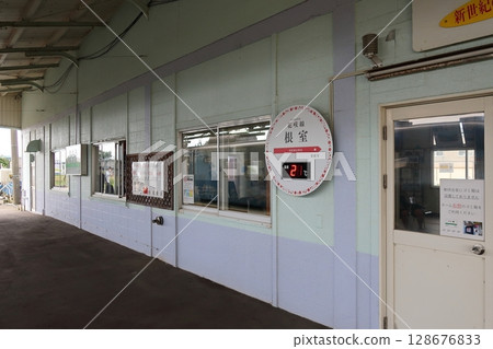 View from the train window on JR Hokkaido's Nemuro Main Line from Ochiishi Station to Nemuro Station (2023) 128676833