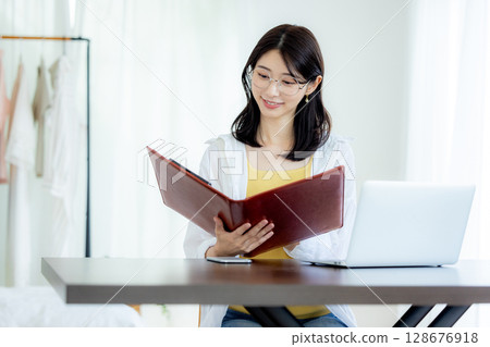 遠程辦公女性 128676918