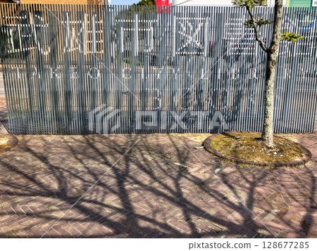 武雄市立圖書館 128677285