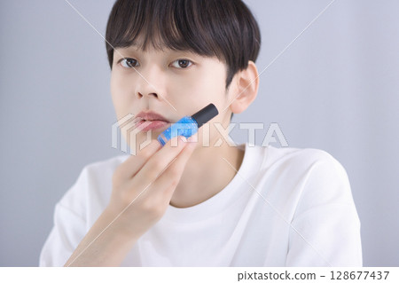 Beauty for men in their 20s Beauty for men in their 20s 128677437