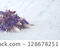紫色花束（大理石背景） 128678251