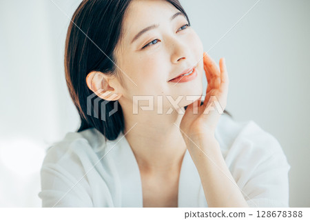 年輕女性的美麗 128678388