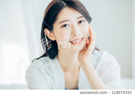 Young women's beauty Young women's beauty 128678393