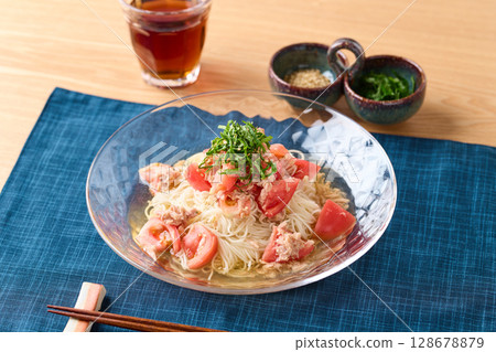 Somen with tomato and tuna Somen with tomato and tuna 128678879