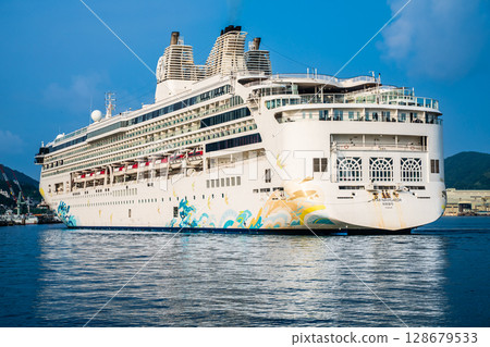 Cruise ship arriving at Nagasaki Port (Star Navigator) Waterfront Forest Park [Nagasaki City] 128679533