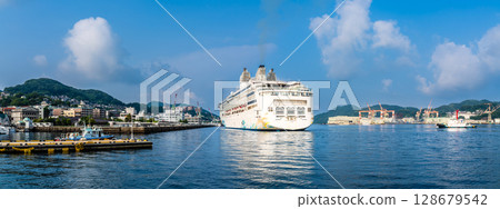 Cruise ship arriving at Nagasaki Port (Star Navigator) Panorama of Mizube no Mori Park [Nagasaki City] 128679542