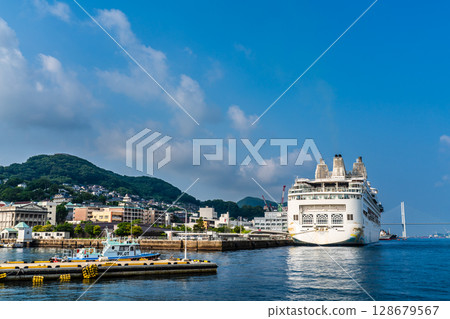 Cruise ship arriving at Nagasaki Port (Star Navigator) Waterfront Forest Park [Nagasaki City] 128679567
