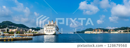 Cruise ship arriving at Nagasaki Port (Star Navigator) Panorama of Mizube no Mori Park [Nagasaki City] 128679568
