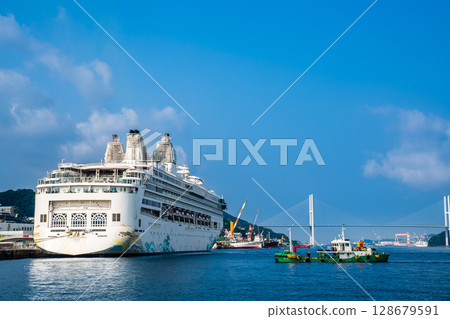 Cruise ship arriving at Nagasaki Port (Star Navigator) Waterfront Forest Park [Nagasaki City] 128679591