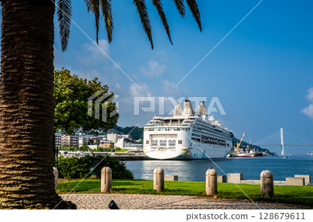 Cruise ship arriving at Nagasaki Port (Star Navigator) Waterfront Forest Park [Nagasaki City] 128679611