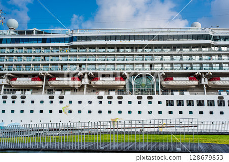 Nagasaki Port Cruise Ship Arrival (Star Navigator) Matsugae Pier [Nagasaki City] 128679853