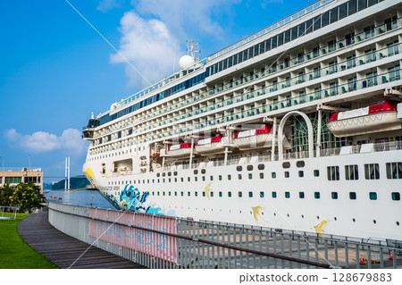 Nagasaki Port Cruise Ship Arrival (Star Navigator) Matsugae Pier [Nagasaki City] 128679883