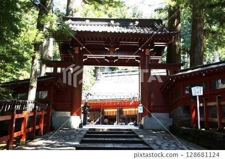 日光風景：日光二荒山神社的門 128681124