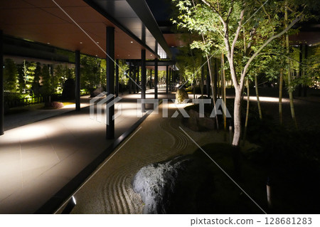 Fantastic beauty at night at Hotel Indigo Inuyama Urakuen 128681283