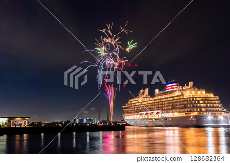 Kanagawa Prefecture: Fireworks and luxury cruise ship at Yokohama Zo-no-hana Park 128682364