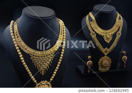 Traditional Indian Bridal Gold Necklace Sets Display Traditional Indian Bridal Gold Necklace Sets Display 128682995
