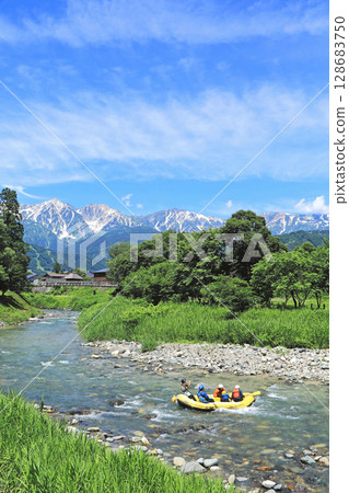 白馬之夏：大出吊橋與北阿爾卑斯山 128683750
