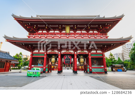 Senso-ji Temple Hokuramon 128684236