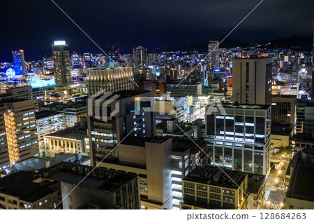 從神戶市政廳的觀景台欣賞神戶市的夜景 128684263