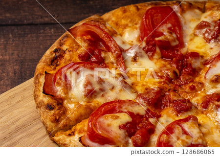 Freshly baked pizza 128686065