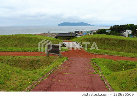 從志光館看到的函館山(北海道函館市) 從志光館看到的函館山(北海道函館市) 128686509