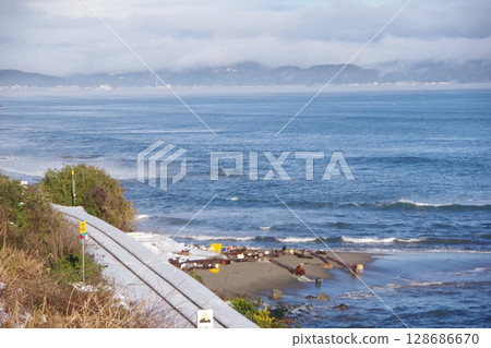 雨晴海岸冰見線軌道 128686670