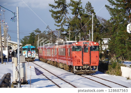 Himi Line Amaharashi Station Kiha 40 Himi Line Amaharashi Station Kiha 40 128687563