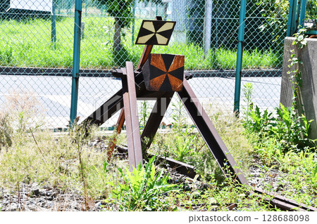 Railroad track rail end stop_02 128688098