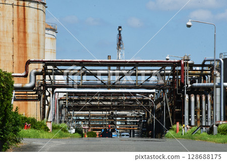 Inside the refinery_01 128688175
