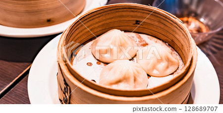 小籠包是一道中式點心 [台灣和中國圖片] 128689707