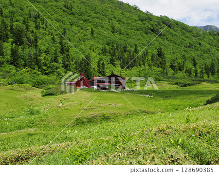 [Mountain huts in Japan] Kurobe Goro Hut, Northern Alps, Toyama Prefecture (2025) 128690385