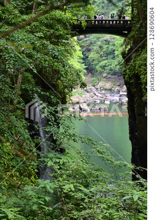 [Kyushu, Miyazaki] Takachiho Gorge was created by volcanic activity at Mount Aso. It is a beautiful gorge with eroded cliffs and Manai Falls. 128690604